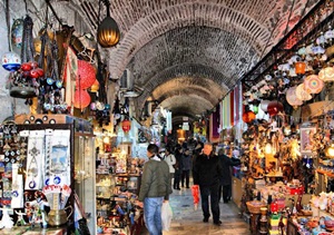 İzmir Kemeraltı’nda Evlere İş Veren Firmalar