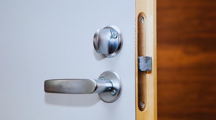 PVC Kapı ve Pencere Emniyet Kilidi Nasıl Çalışır