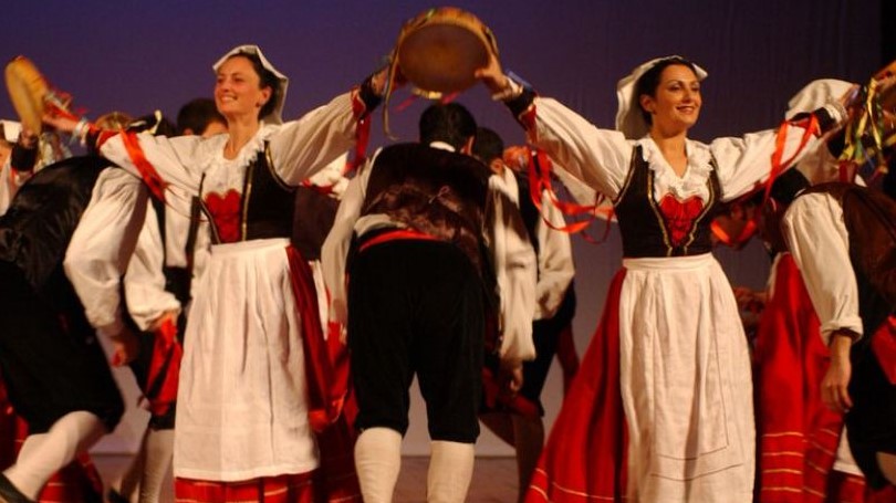 Bu görselin içeriği dünyanın en iyi dans eden ülkesi, dünyanın en iyi dans eden ülkeleri, dünyanın en iyi dans eden ülkesi sıralaması, en iyi dans, dünyada en iyi dans eden ülkesi, dans ülkeleri konuları ile ilgilidir.