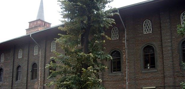 İstanbulun fethinden sonra yapılan ilk cami?