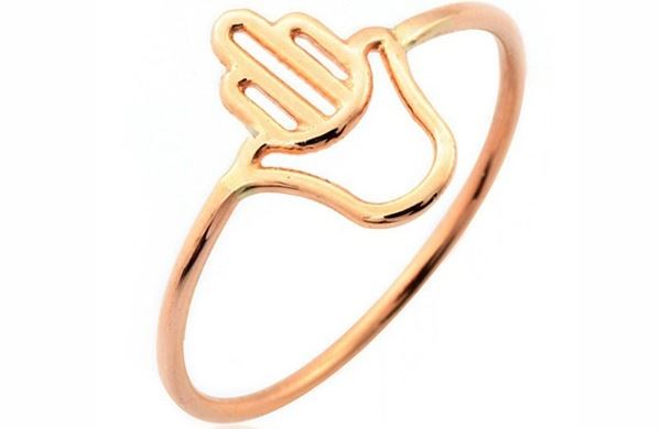 Hz. Fatıma annemizin yüzüğünde ne yazar ?