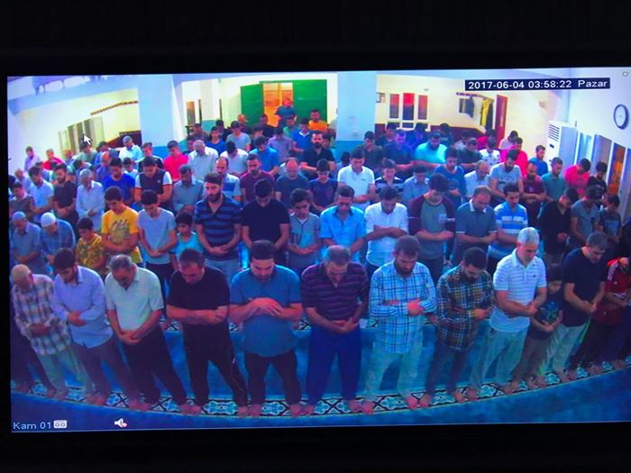 Ramazanda sabah namazı cemaatle oldultan sonra iş sebebiyle kalkamamak