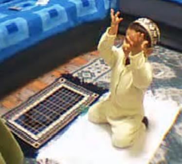 Namaz kılanların resimleri buraya