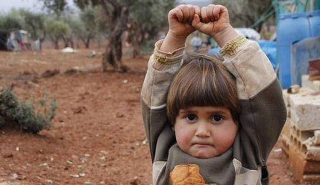 Annesini kaybeden Bir Çocuğun Ağlatan Fotoğrafı