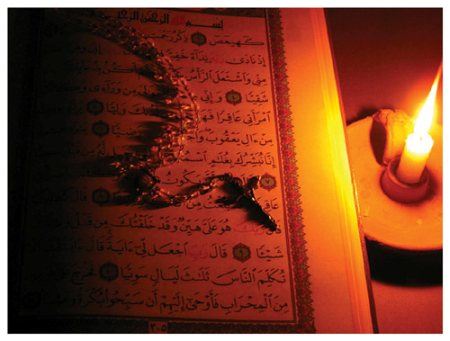 Mum Işığında Kur’an-ı Kerim (resimlerle)