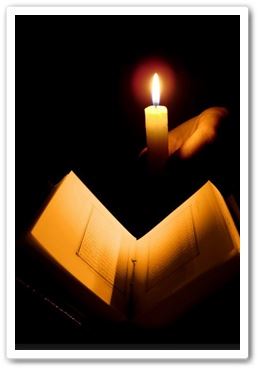 Mum Işığında Kur’an-ı Kerim (resimlerle)