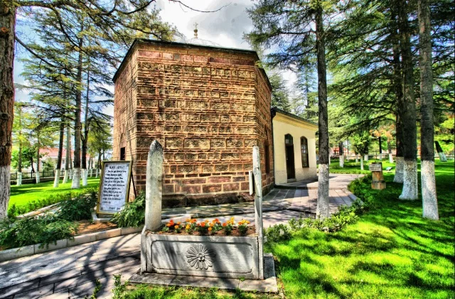 Ertuğrul Gazi Türbesi